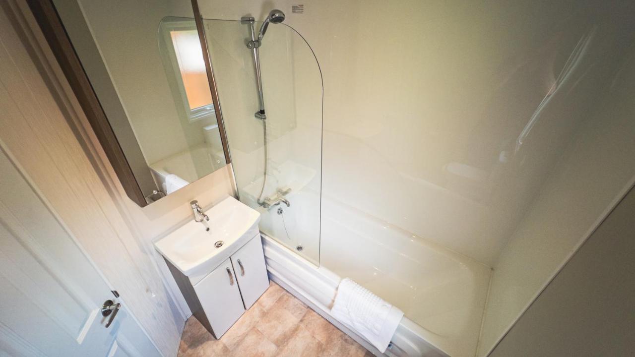 Hazel Oaks, Beautiful Lodge With Hot Tub - Sleeps 6 - Felmoor Park 莫珀斯 外观 照片