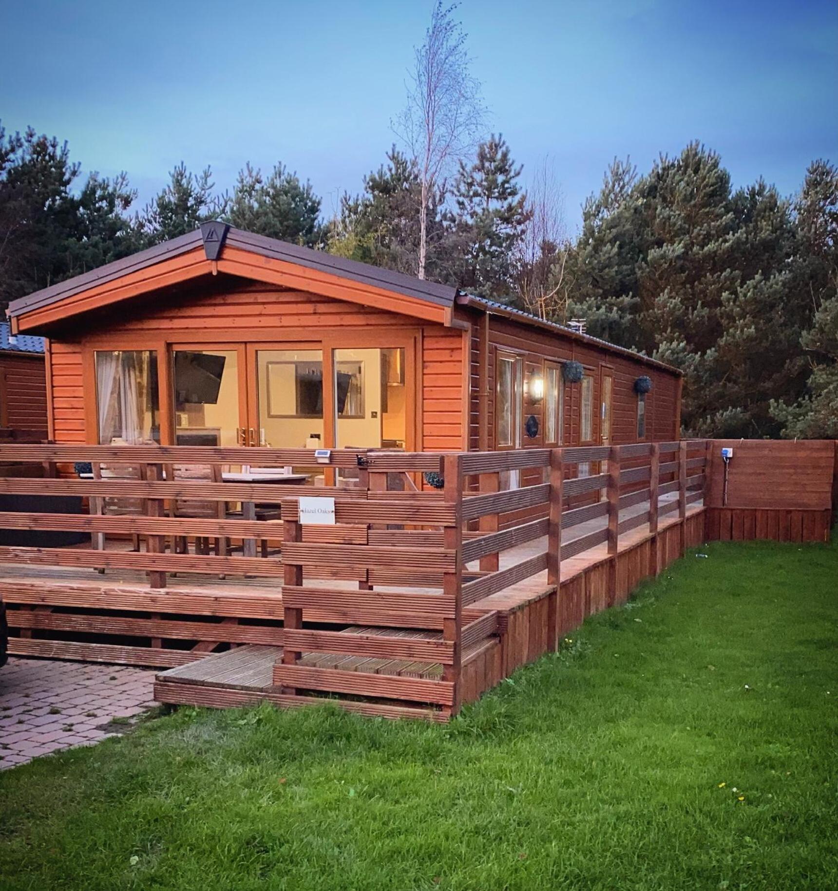 Hazel Oaks, Beautiful Lodge With Hot Tub - Sleeps 6 - Felmoor Park 莫珀斯 外观 照片